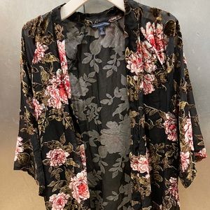 American Eagle floral velvet kimono